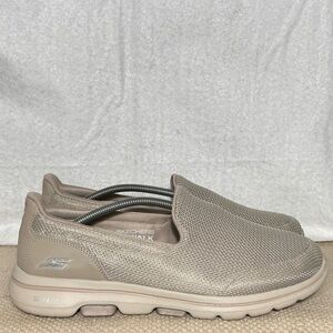 Skechers Womens Taupe GOwalk 5 SlipOn Casual Lightweight Sneaker Shoes SZ 11Wide